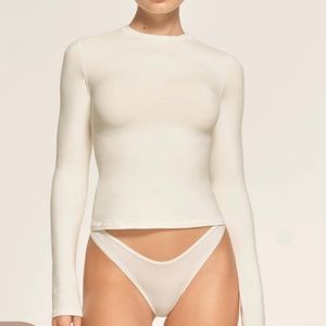 Skims fits everybody long sleeve shirt